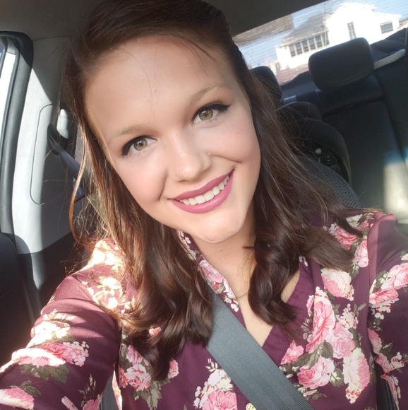 Meet your Posher, Ciera - Picture 1 of 1